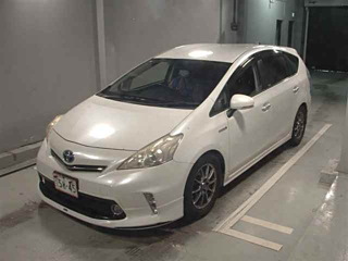TOYOTA PRIUS ALPHA 2013