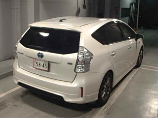 TOYOTA PRIUS ALPHA 2013