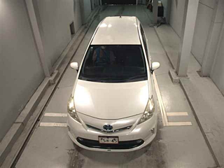 TOYOTA PRIUS ALPHA 2013
