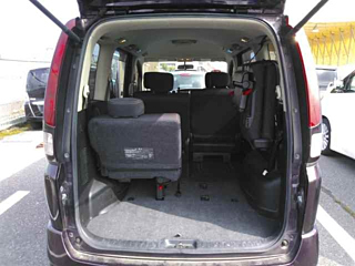 NISSAN SERENA 2010