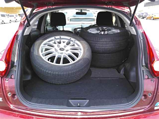 NISSAN JUKE 2012