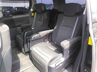 TOYOTA ALPHARD 2013