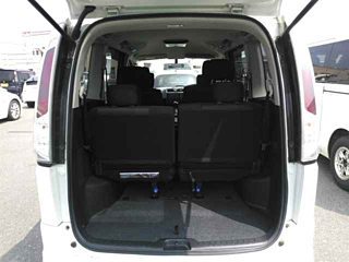 NISSAN SERENA 2011