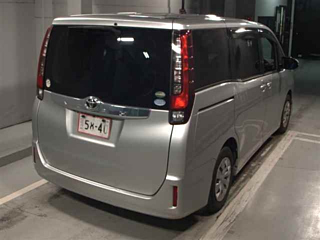 TOYOTA NOAH 2016