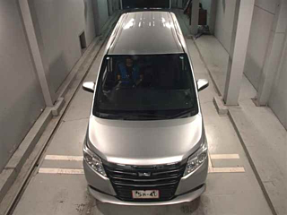 TOYOTA NOAH 2016