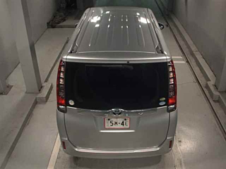 TOYOTA NOAH 2016