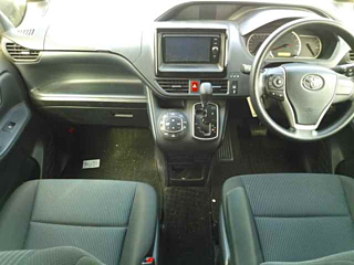 TOYOTA NOAH 2016