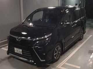 TOYOTA VOXY 2018