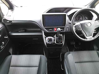 TOYOTA VOXY 2018