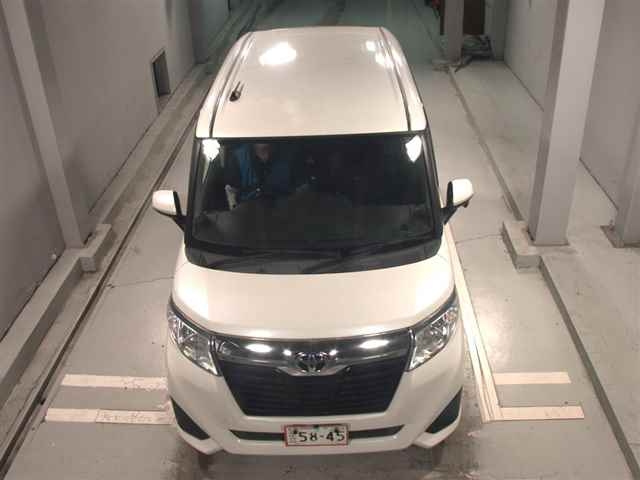 TOYOTA ROOMY 2016