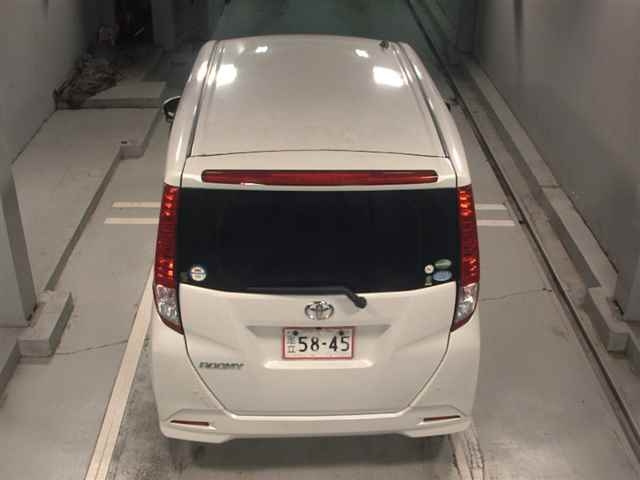 TOYOTA ROOMY 2016