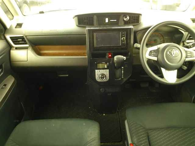 TOYOTA ROOMY 2016