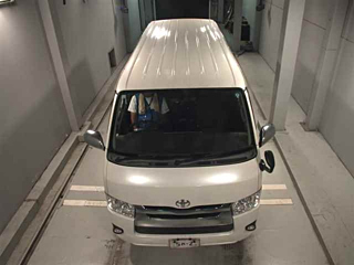 TOYOTA HIACE VAN 2015