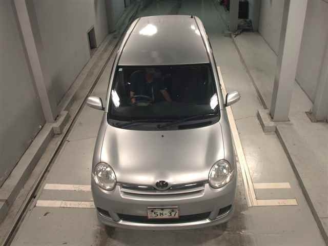 TOYOTA SIENTA 2010