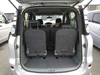 TOYOTA SIENTA 2010