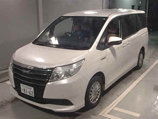 TOYOTA NOAH 2015
