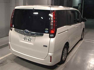 TOYOTA NOAH 2015