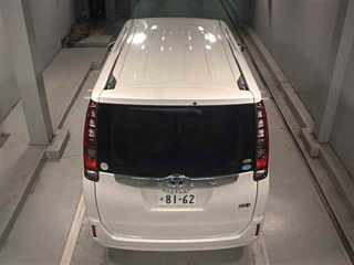 TOYOTA NOAH 2015