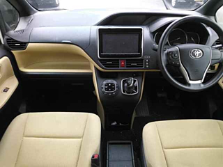 TOYOTA NOAH 2015