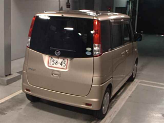 NISSAN ROOX 2011