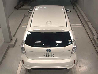 TOYOTA PRIUS ALPHA 2011