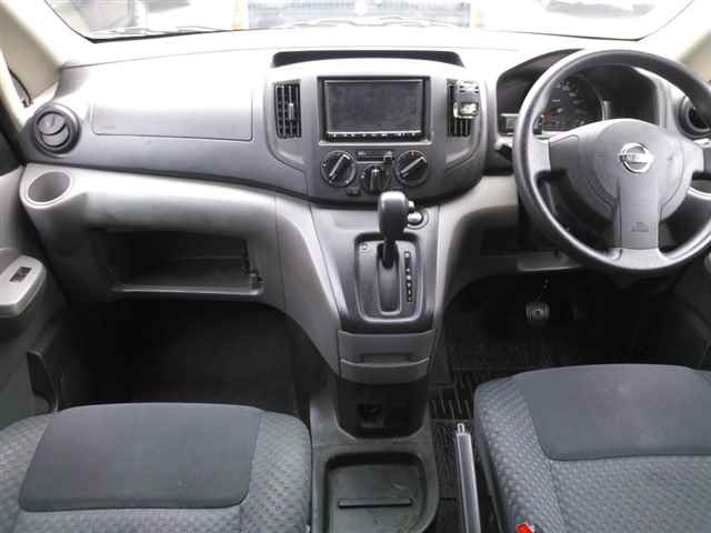 NISSAN NV200 2019