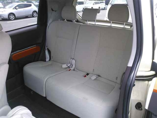TOYOTA PORTE 2012
