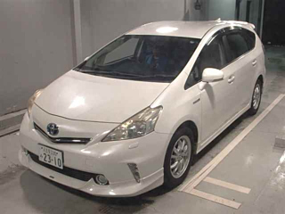 TOYOTA PRIUS ALPHA 2011