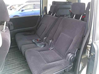 NISSAN SERENA 2010