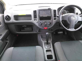 NISSAN AD 2011