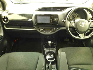 TOYOTA VITZ 2018
