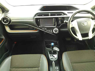 TOYOTA AQUA 2015