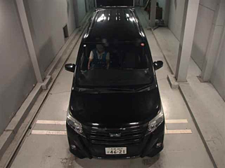 TOYOTA NOAH 2017