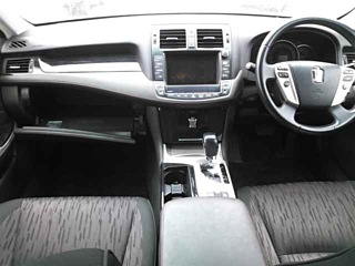 TOYOTA CROWN 2010