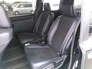 TOYOTA NOAH 2017