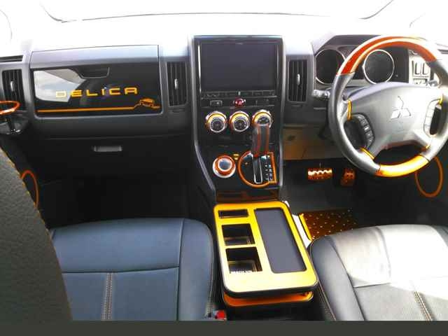 MITSUBISHI DELICA D5 2018