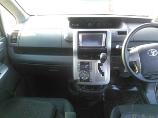 TOYOTA VOXY 2008