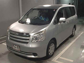 TOYOTA NOAH 2008