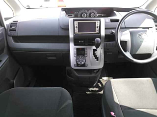 TOYOTA NOAH 2008