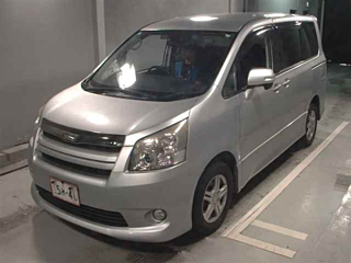 TOYOTA NOAH 2008
