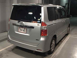 TOYOTA NOAH 2008