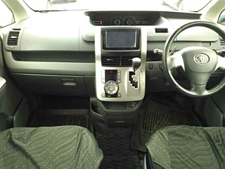 TOYOTA NOAH 2008