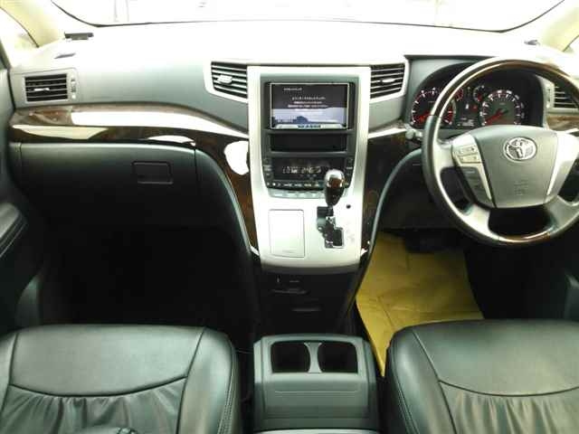 TOYOTA VELLFIRE 2014