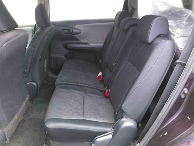 TOYOTA WISH 2011