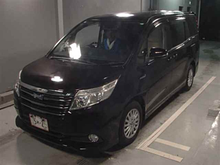 TOYOTA NOAH 2015