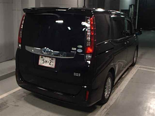 TOYOTA NOAH 2015