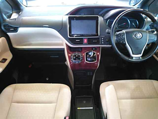 TOYOTA NOAH 2015