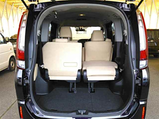 TOYOTA NOAH 2015