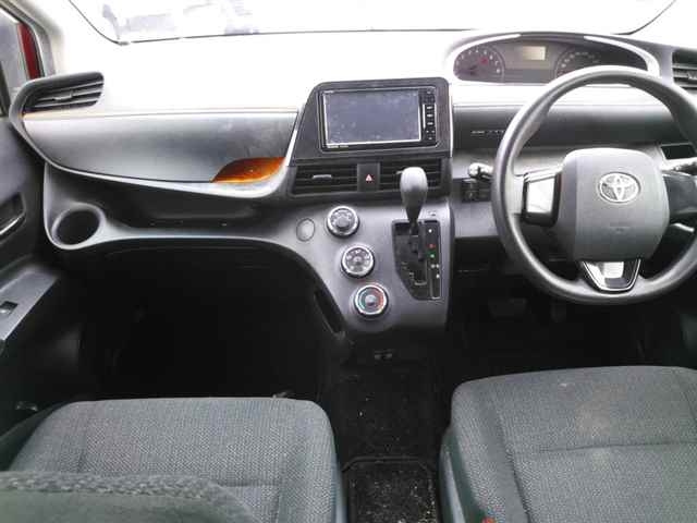 TOYOTA SIENTA 2018