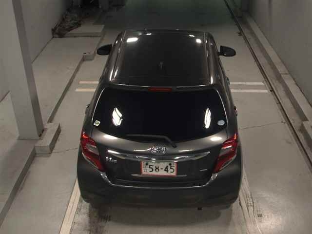TOYOTA VITZ 2015